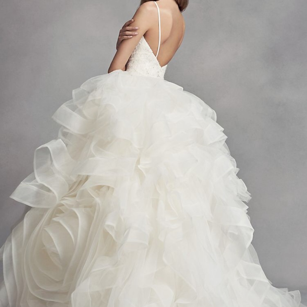 Vera Wang White Wedding Dress